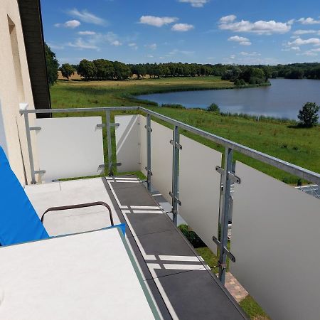 Dachgeschosswohnung Mit Seeblick Ahrensbok Esterno foto