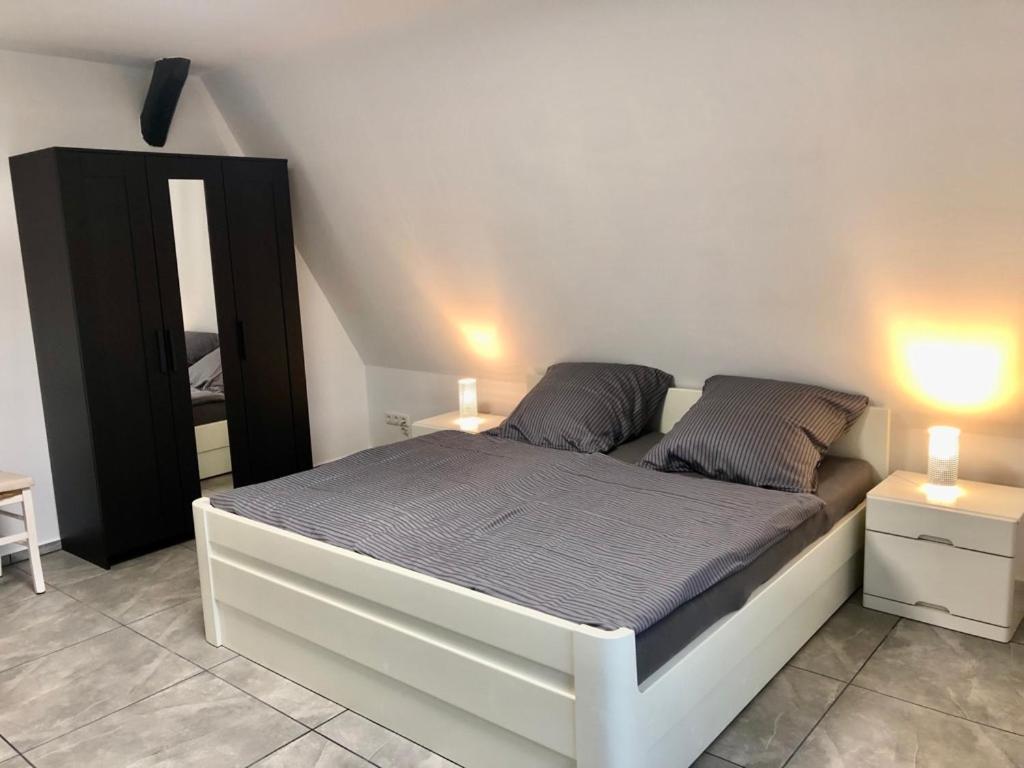 Dachgeschosswohnung Mit Seeblick Ahrensbok Esterno foto