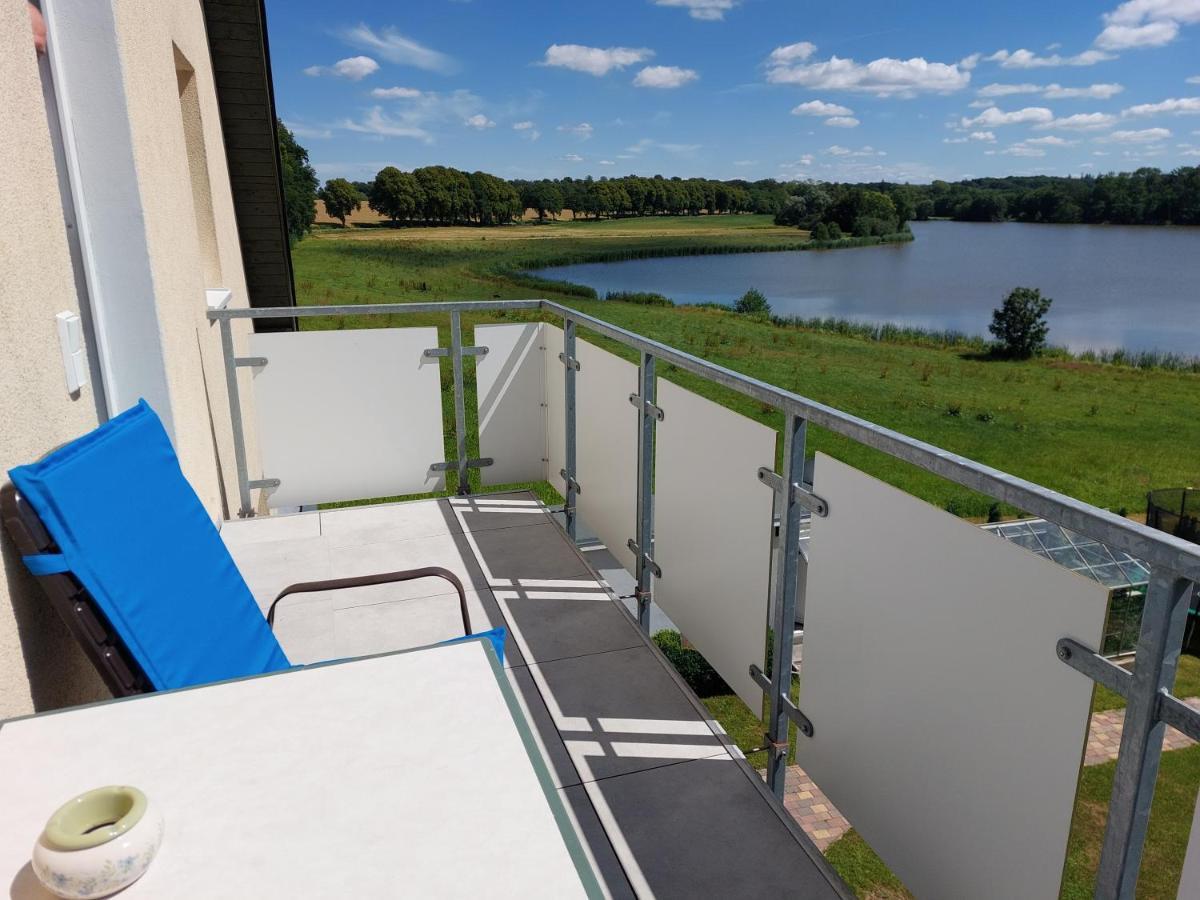 Dachgeschosswohnung Mit Seeblick Ahrensbok Esterno foto